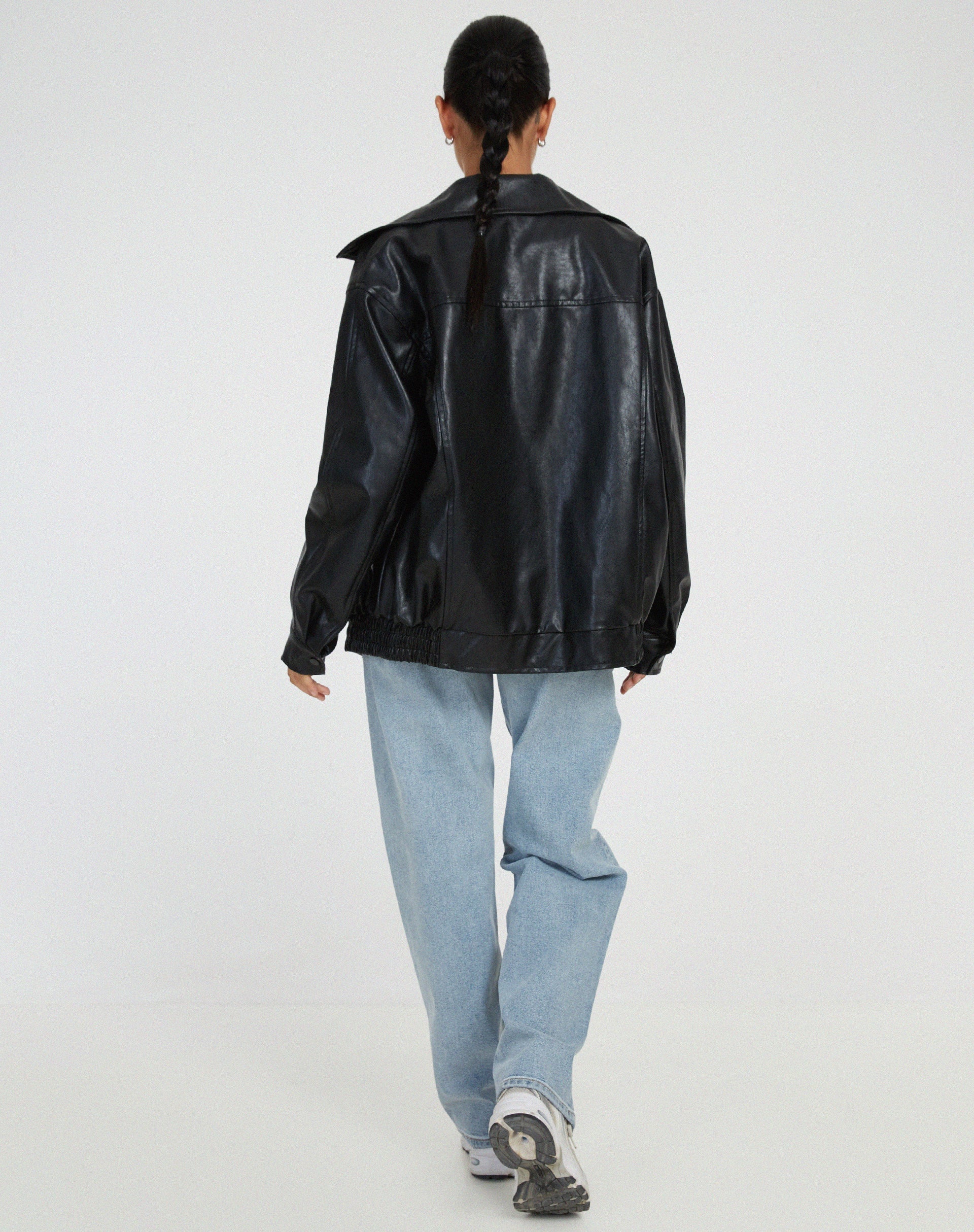 Giacca donna elegante con zip oversize in ecopelle