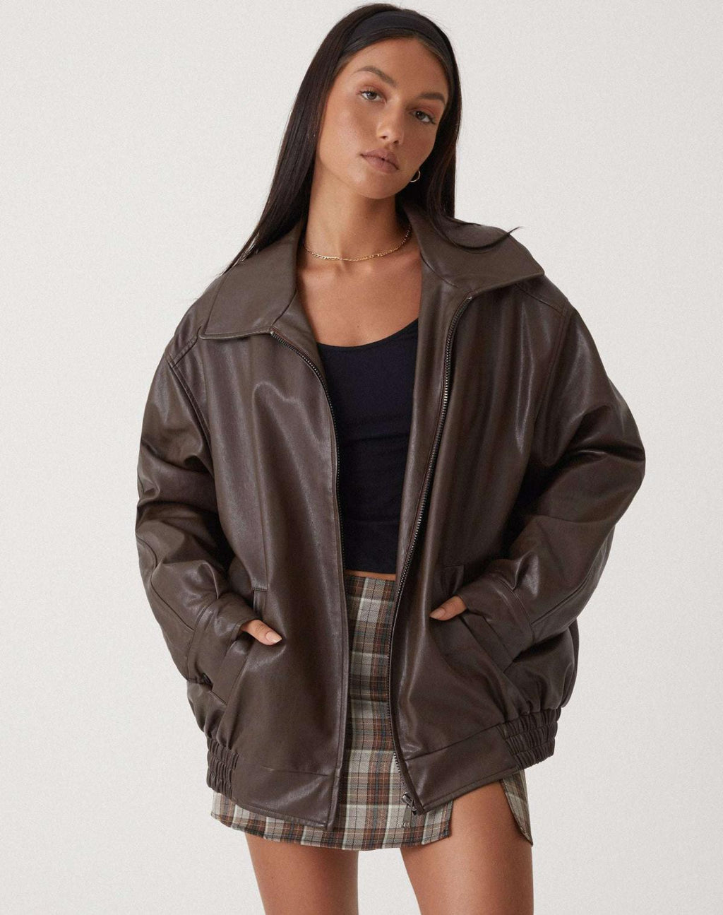 Giacca donna elegante con zip oversize in ecopelle