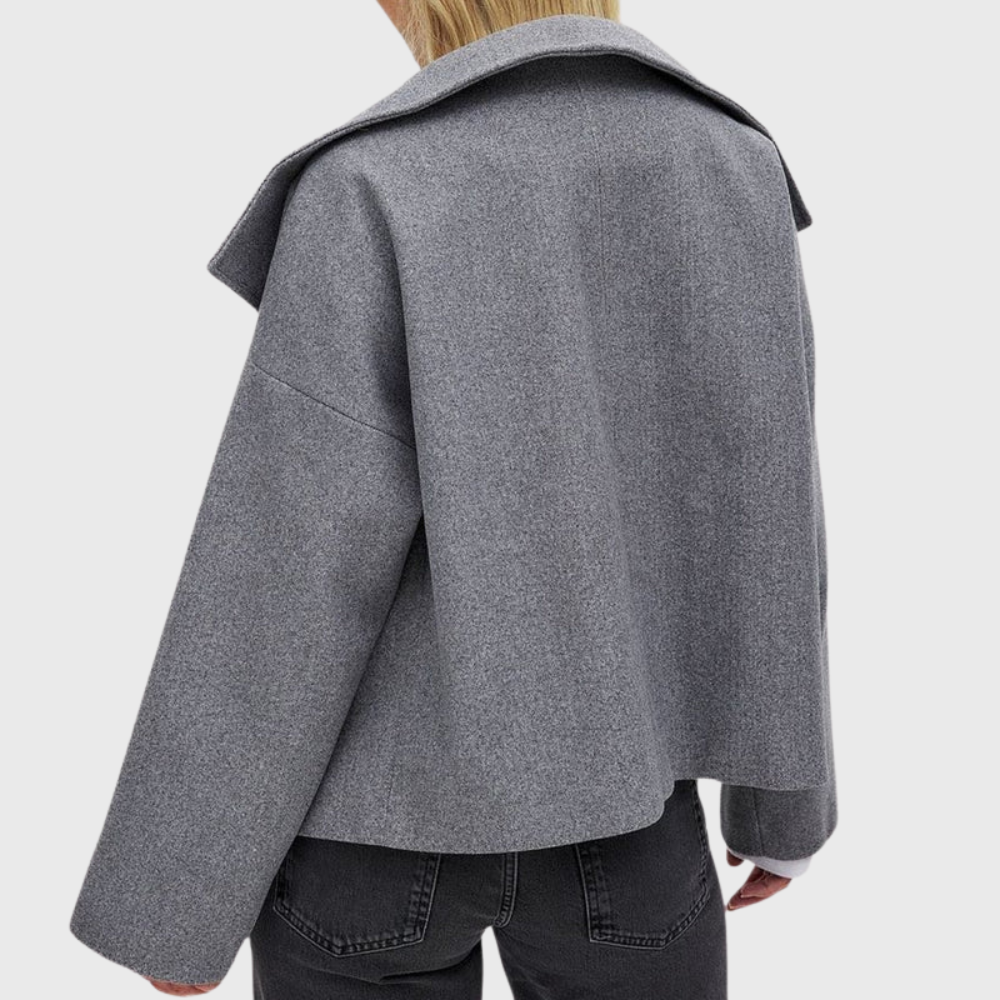 Cappotto corto donna doppiopetto - Chic e strutturato