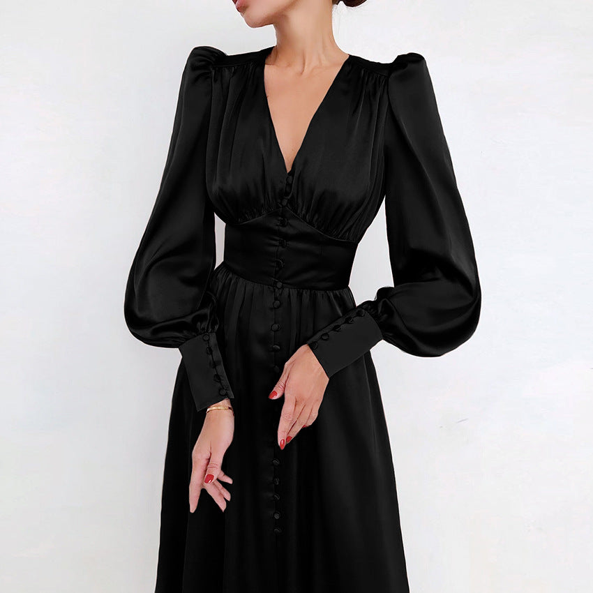 Abito in raso - eleganza senza tempo e fascino lussuoso.