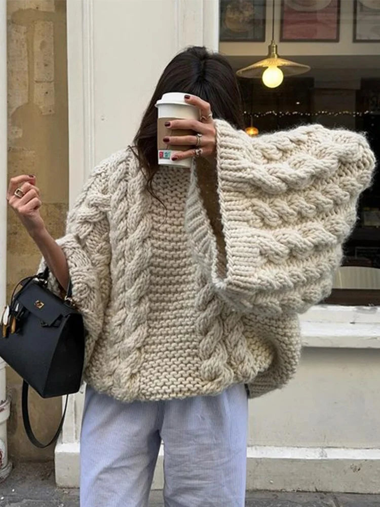 Maglione oversize lungo da donna - Motivo a trecce con maniche a sbuffo