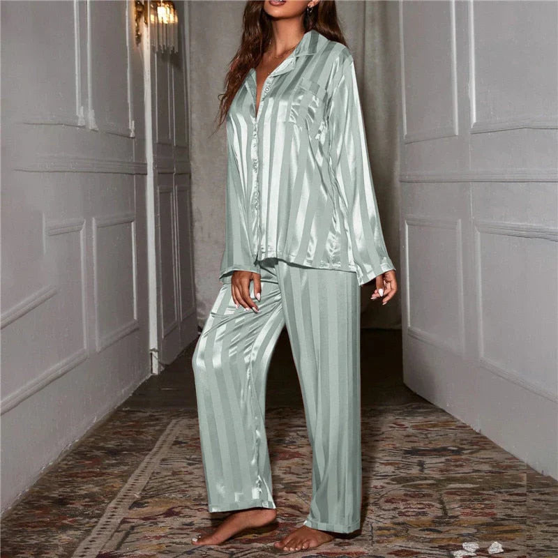 Set di pigiameria elegante in raso da donna