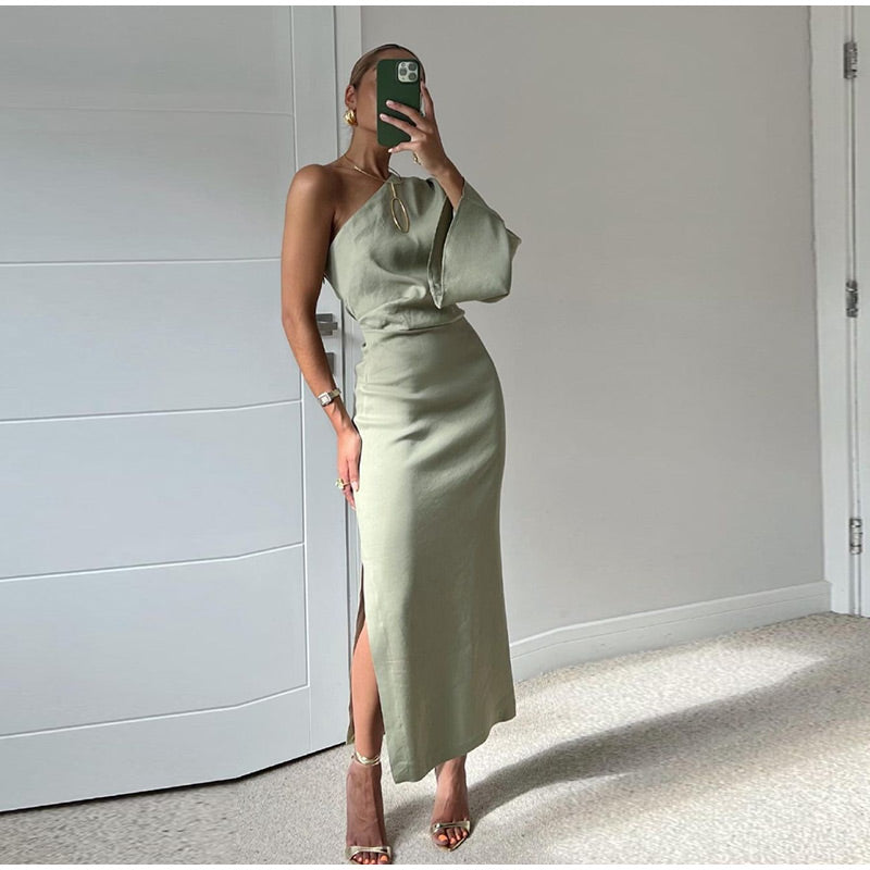 Abito maxi monospalla da donna con spacco valorizzante - Elegante e raffinato