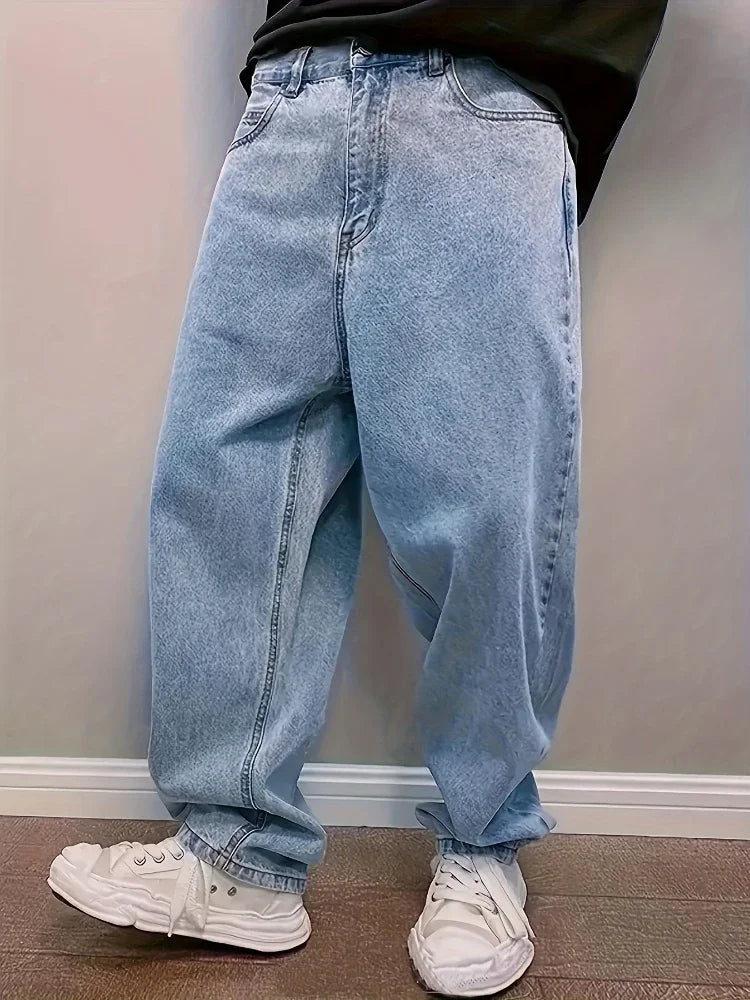 Jeans larghi da uomo – Dettaglio plissettato, vestibilità rilassata