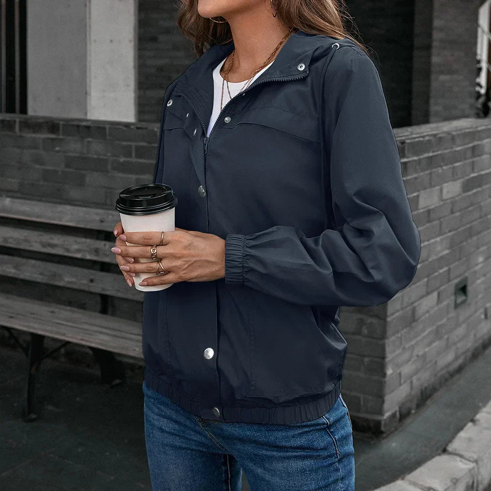 Cappotto casual da donna con cappuccio e bottoni