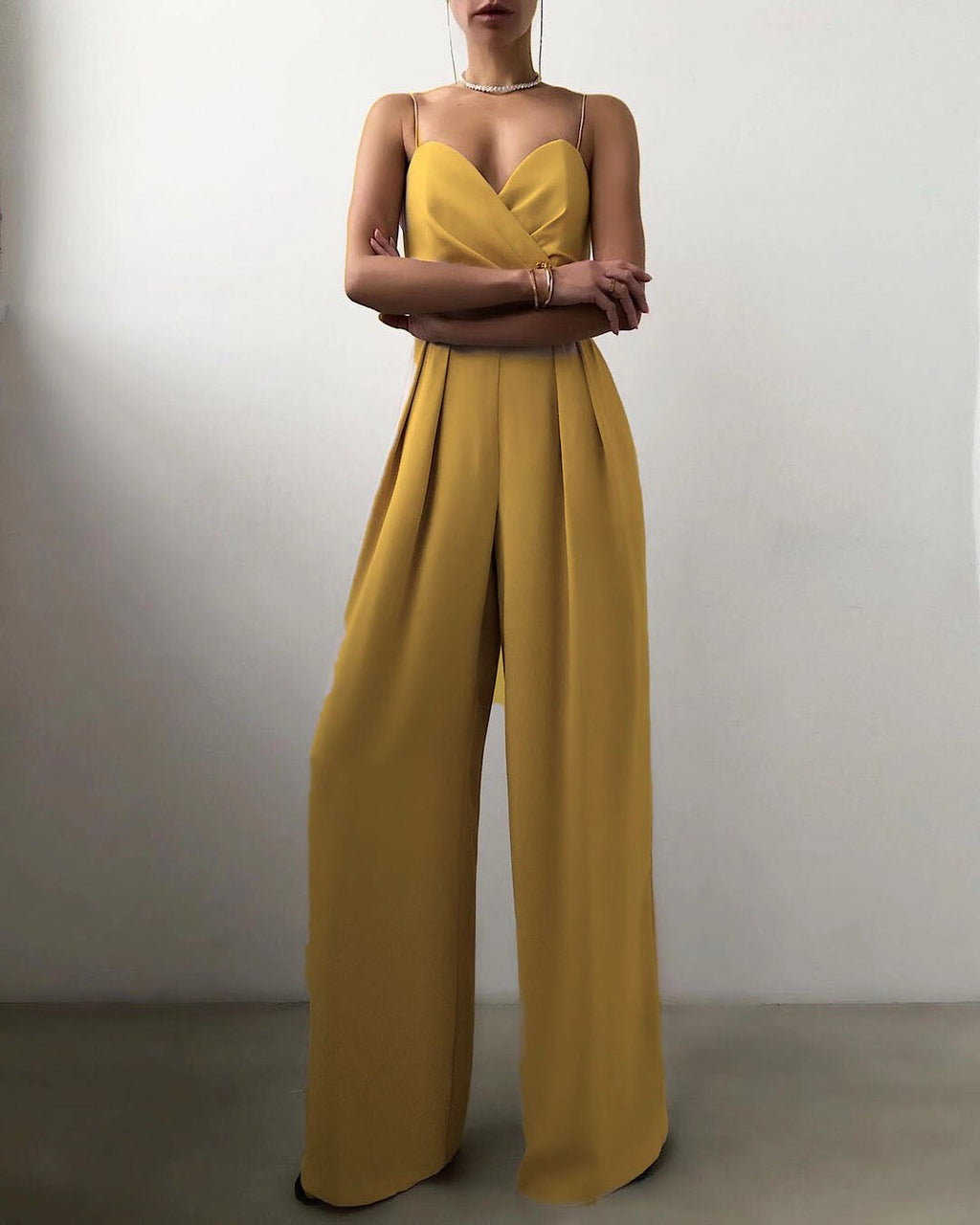 Tuta da donna con spalline sottili - Fluida ed elegante