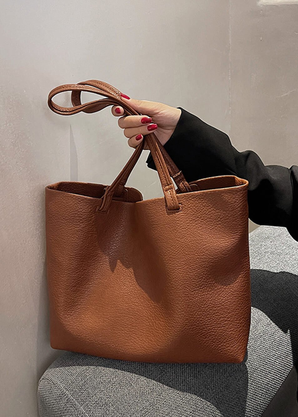 Ampia borsa tote per donne moderne - Tutte le stagioni