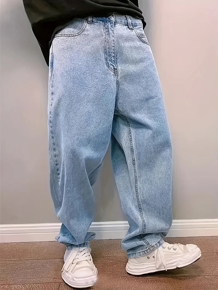Jeans larghi da uomo – Dettaglio plissettato, vestibilità rilassata