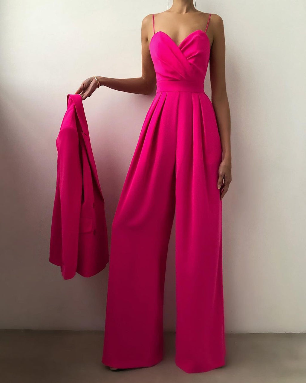 Tuta da donna con spalline sottili - Fluida ed elegante