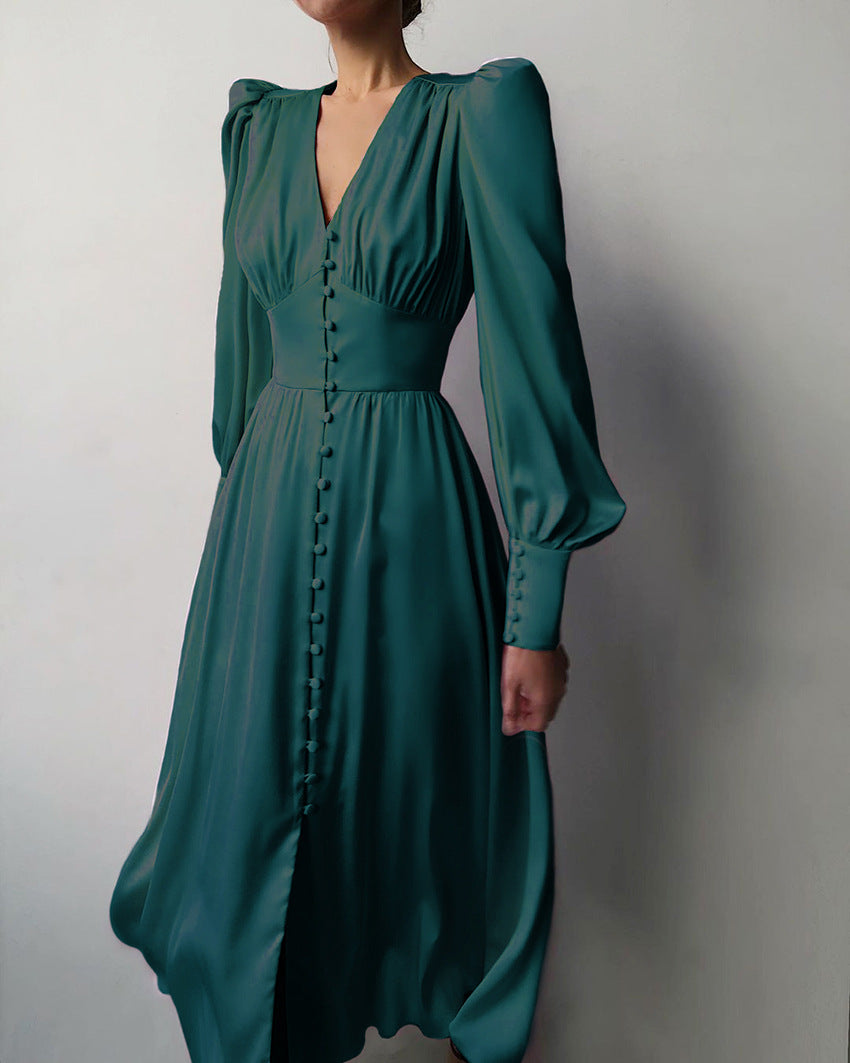 Abito in raso - eleganza senza tempo e fascino lussuoso.