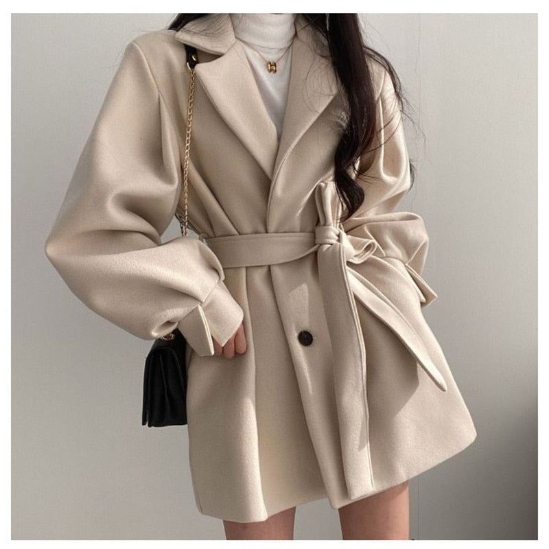 Giacca midi da donna elegante e raffinata