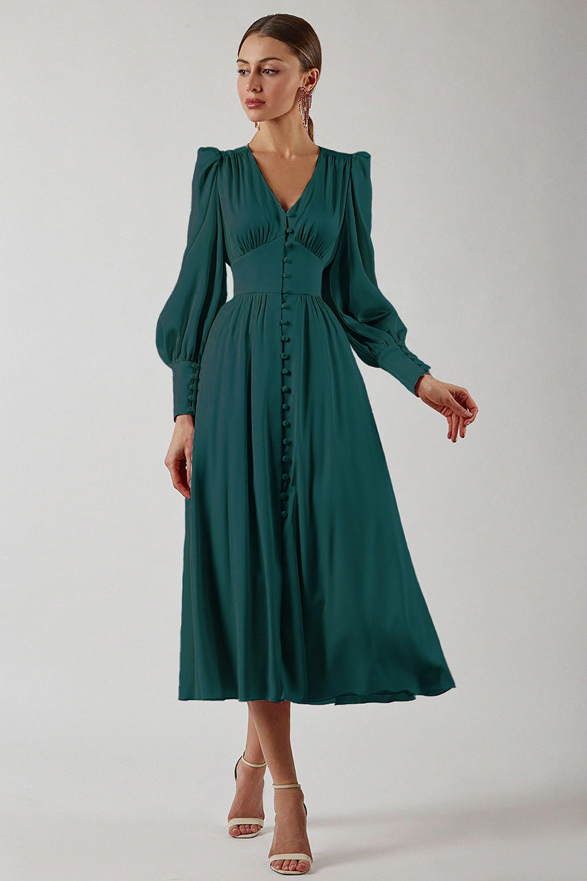 Abito in raso - eleganza senza tempo e fascino lussuoso.