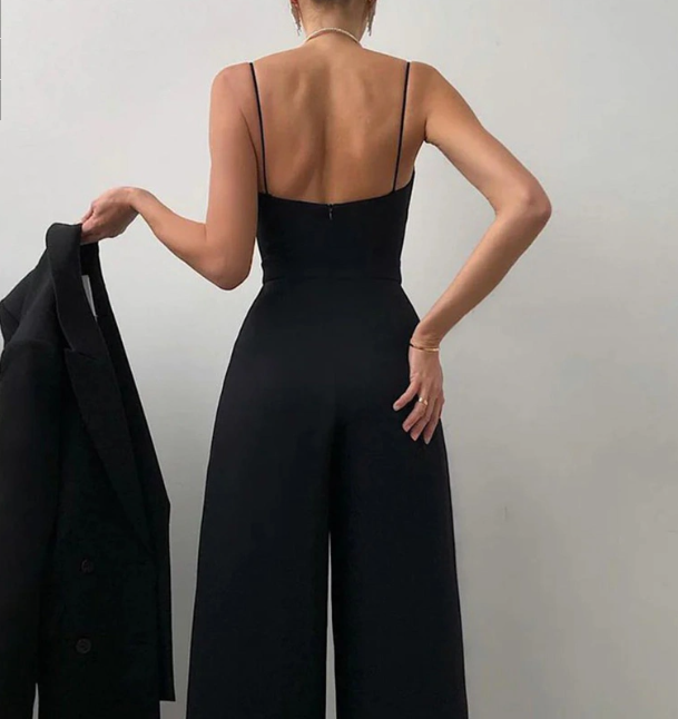 Tuta da donna con spalline sottili - Fluida ed elegante