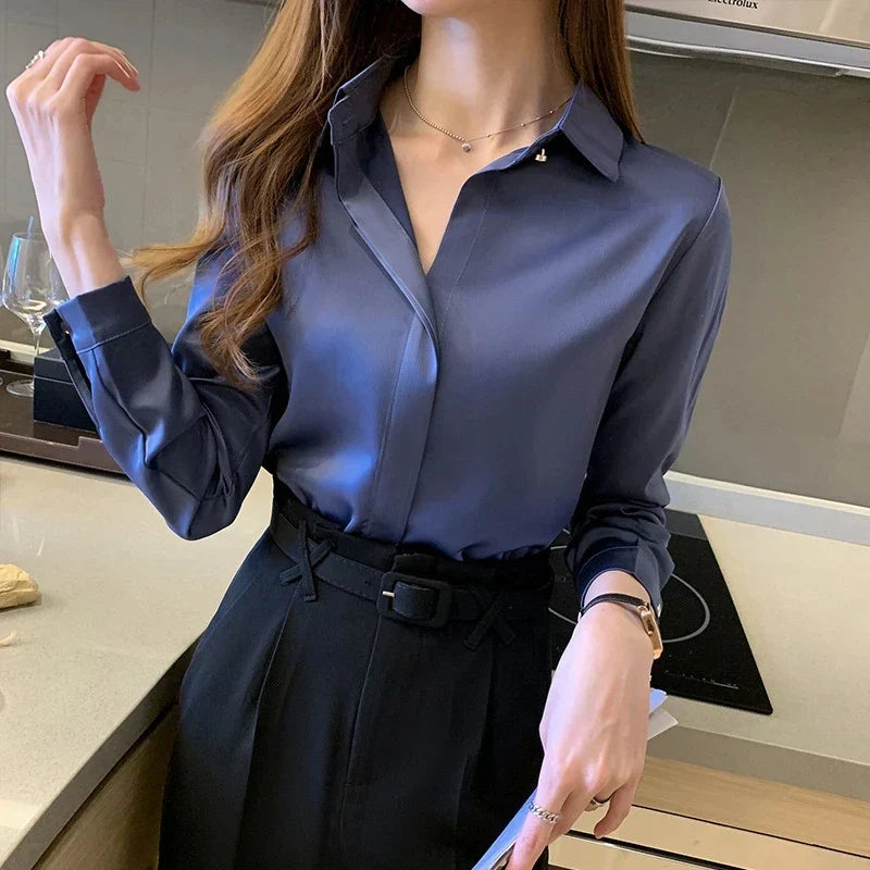 Camicia classica da donna a maniche lunghe in seta