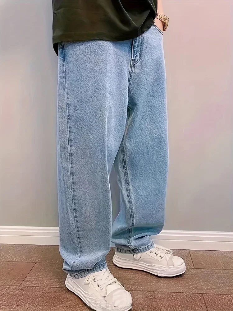 Jeans larghi da uomo – Dettaglio plissettato, vestibilità rilassata