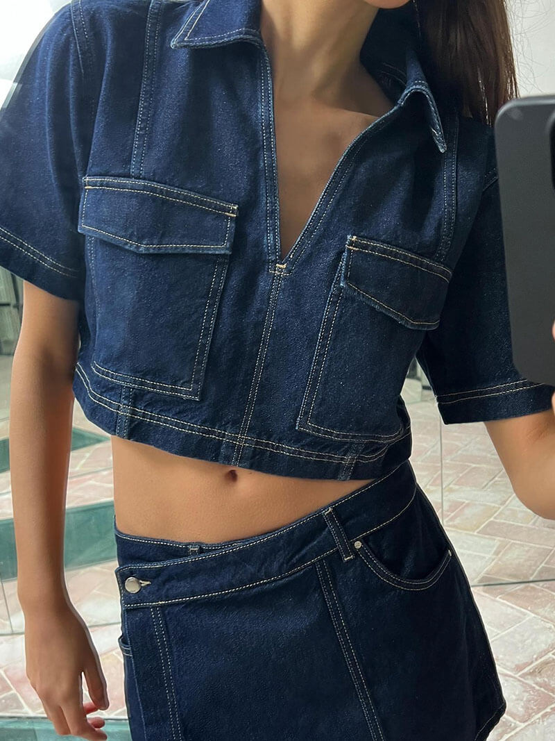 Set top in denim da donna con gonna-pantaloncino
