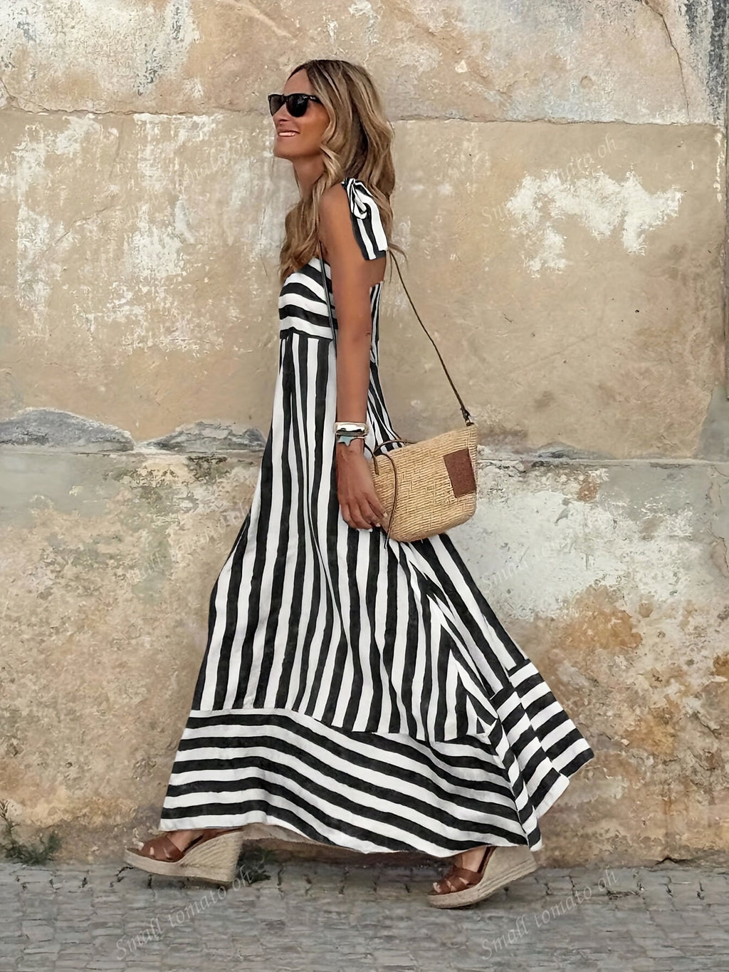 Abito maxi da donna a righe con spalline sottili - Fluido ed estivo