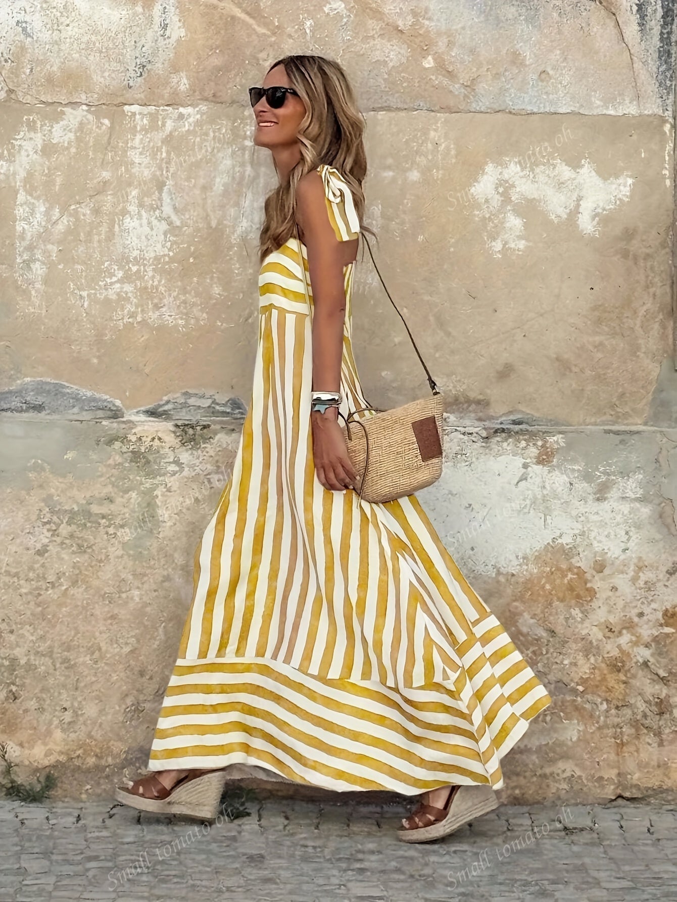 Abito maxi da donna a righe con spalline sottili - Fluido ed estivo