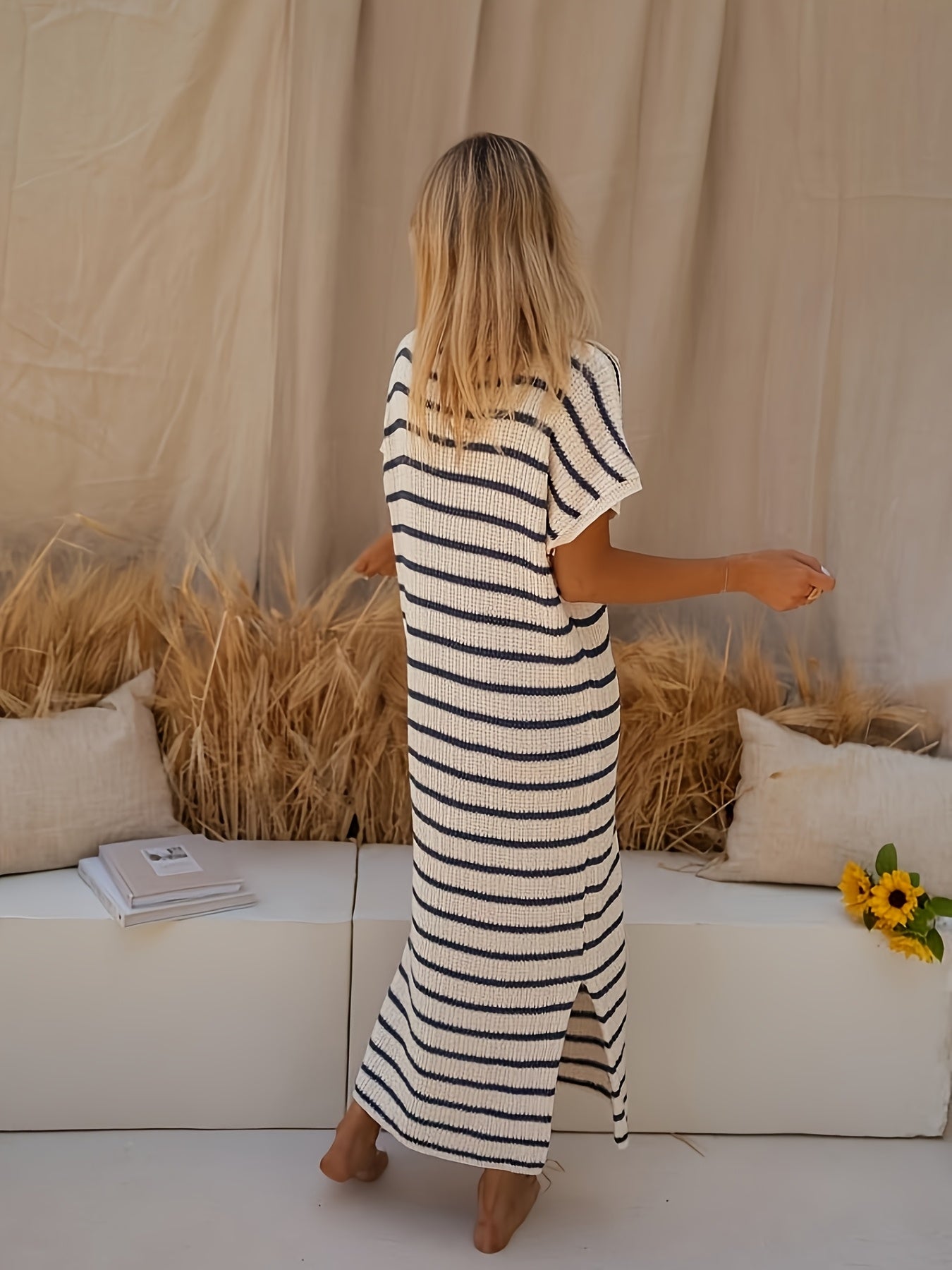 Abito midi in maglia a righe da donna con scollo a V - Morbido e femminile