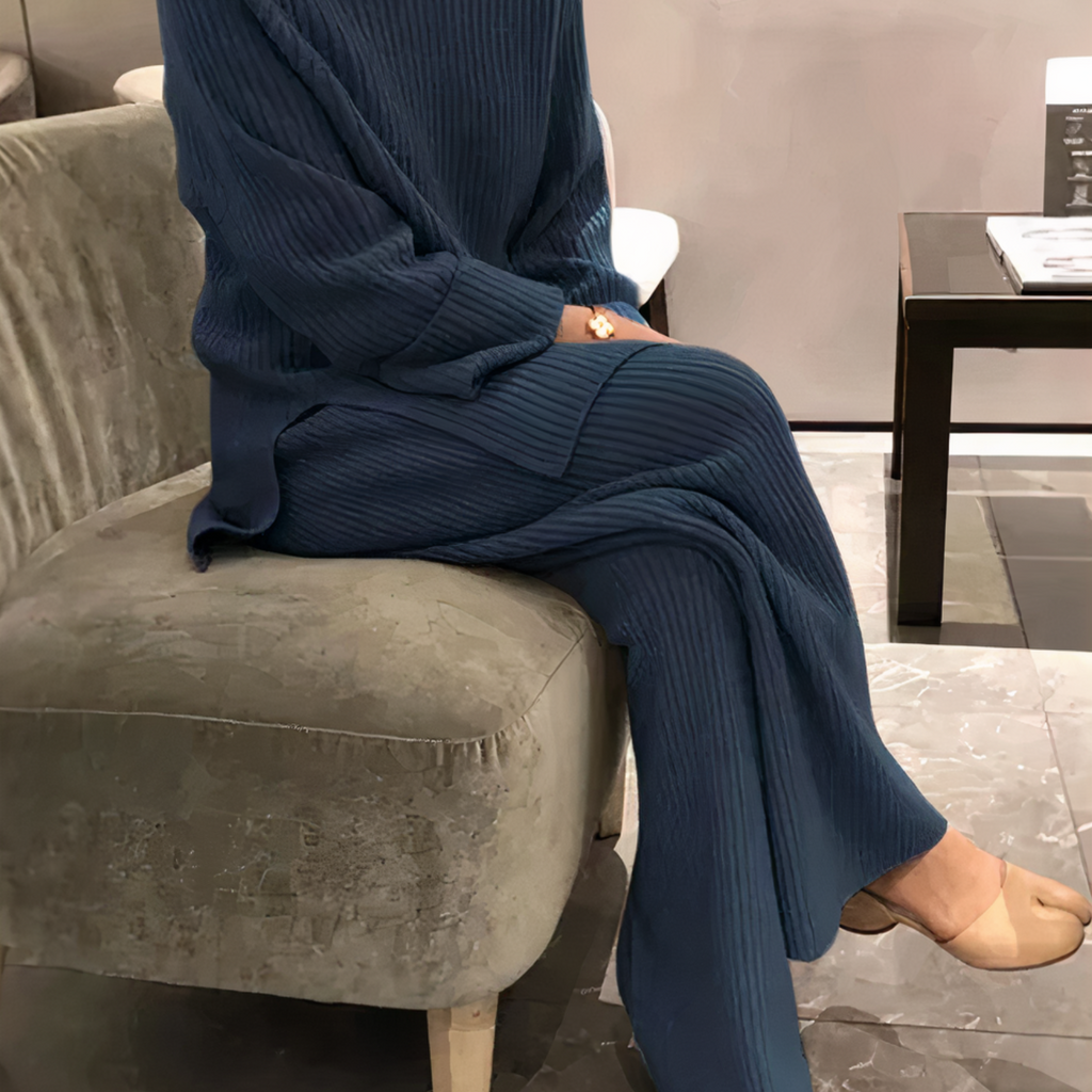 Set casual di maglione e pantaloni lavorati a maglia