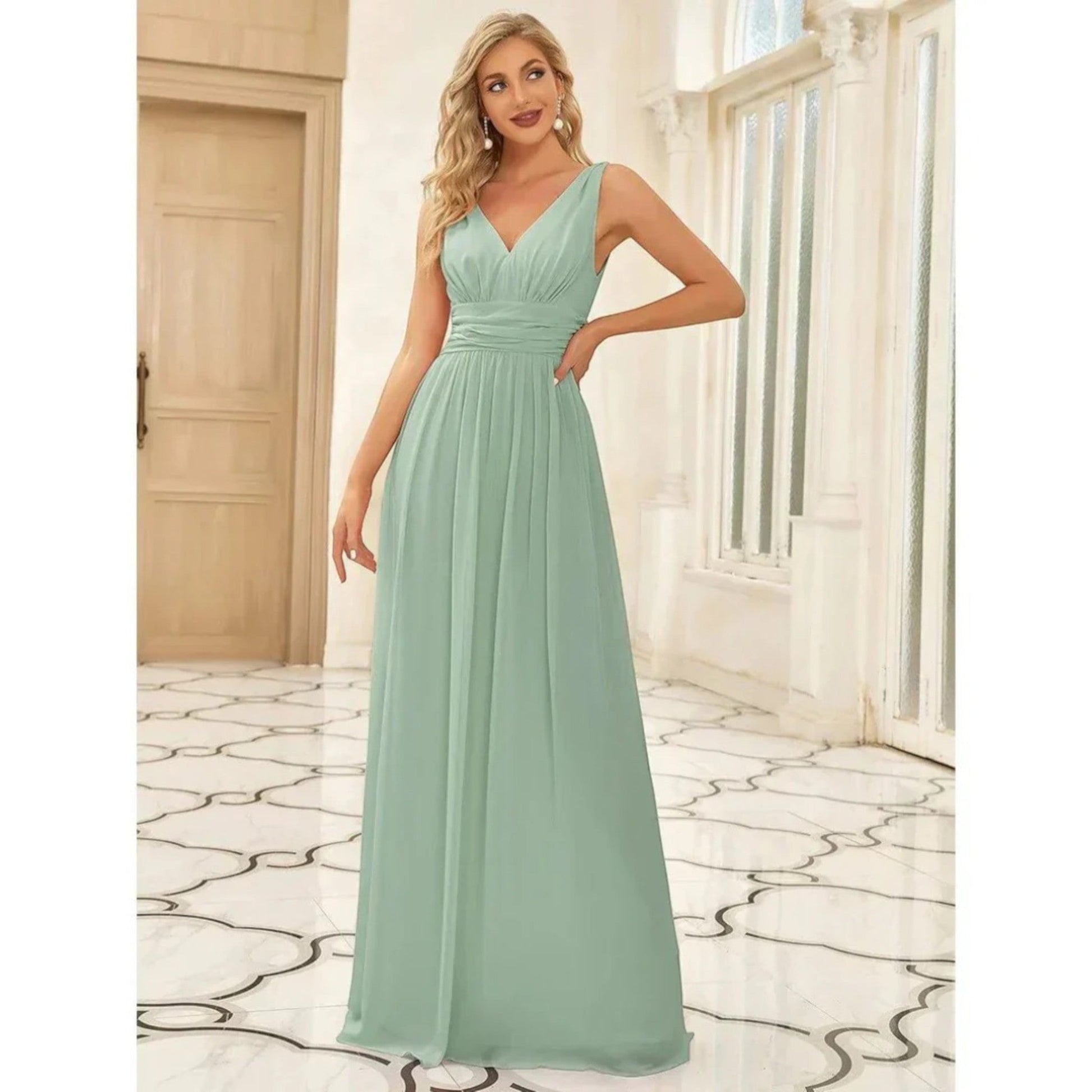 Abito Maxi Elegante con Scollo a V – Stile Femminile Senza Tempo