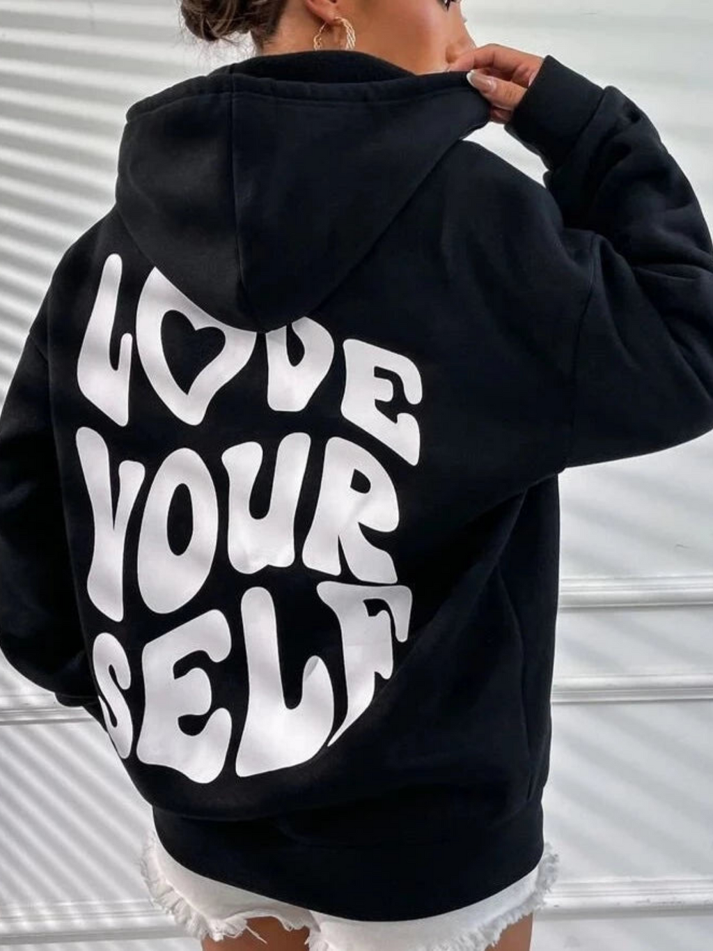 Sudadera con Capucha Suave para Mujer de Lujo – Estilo Cálido, Envolvente y Moderno.