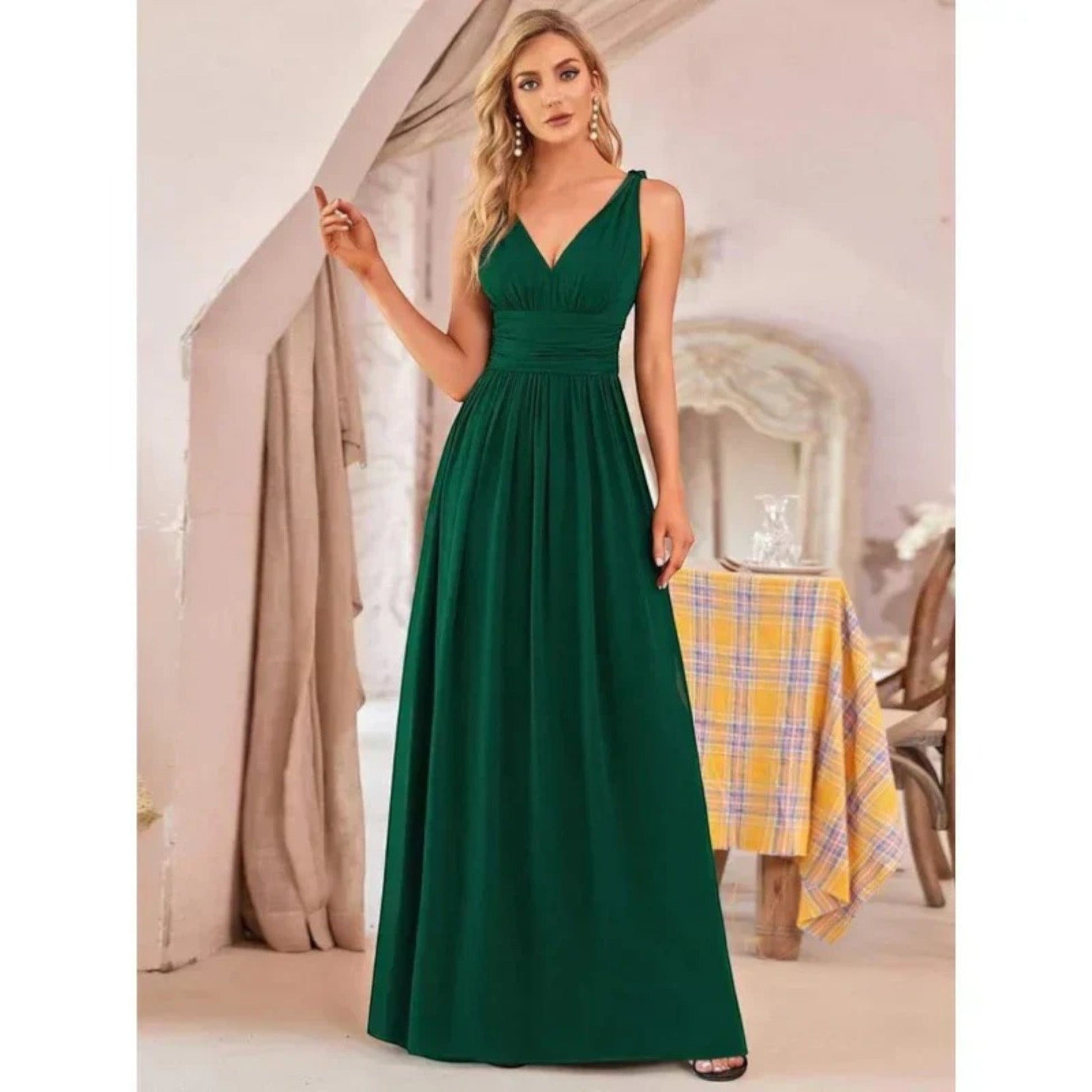 Abito Maxi Elegante con Scollo a V – Stile Femminile Senza Tempo