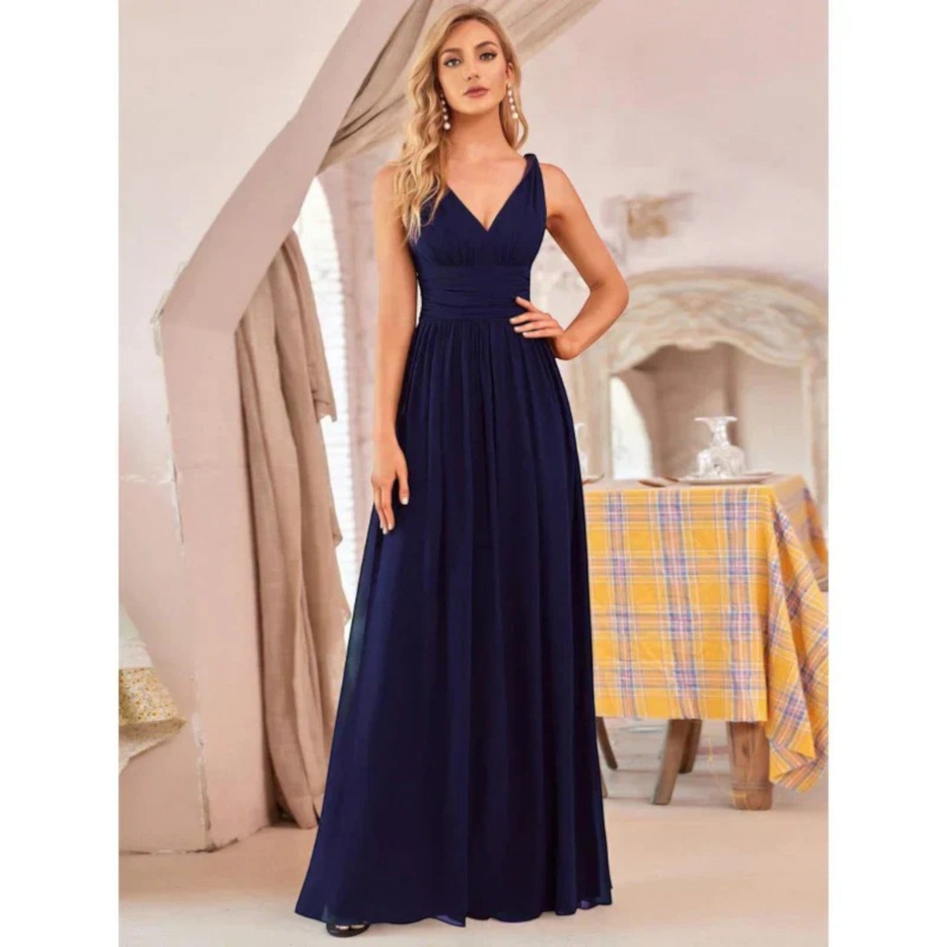 Abito Maxi Elegante con Scollo a V – Stile Femminile Senza Tempo