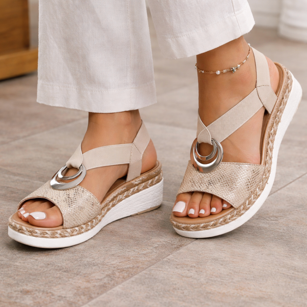 Sandali ortopedici da donna con cinturino incrociato: comodi e di supporto, perfetti per camminare in modo casual