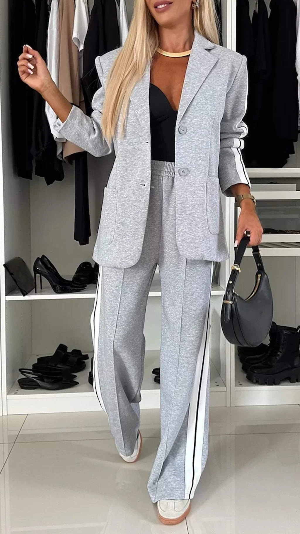Completo casual monopetto da donna – Giacca a righe larghe e pantaloni a gamba larga