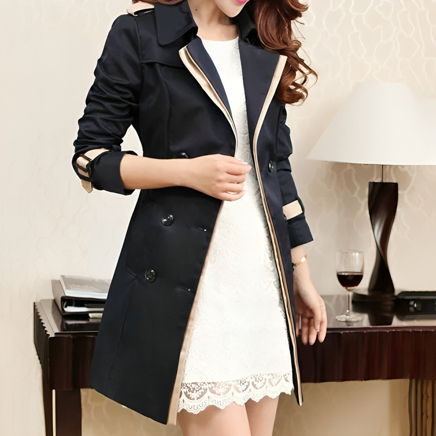 Elegante trench doppiopetto da donna – Capospalla aderente
