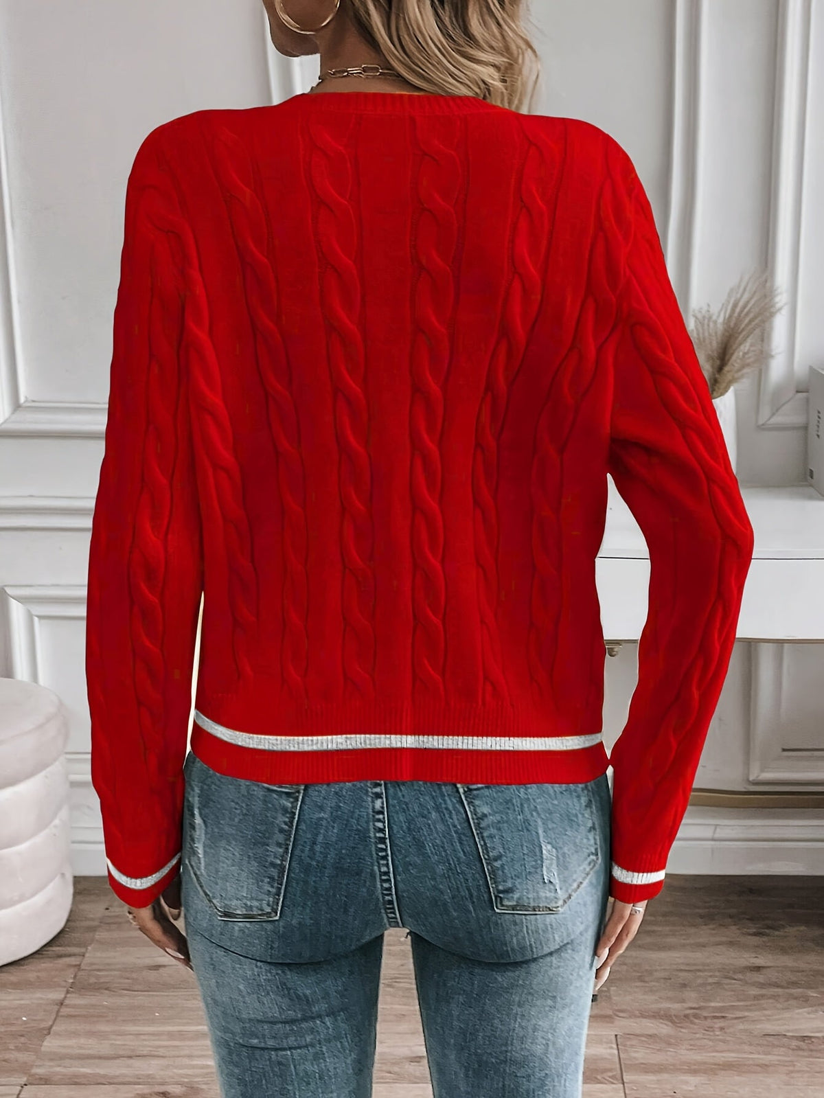 Women's cable-knit cardigan - Refined and soft