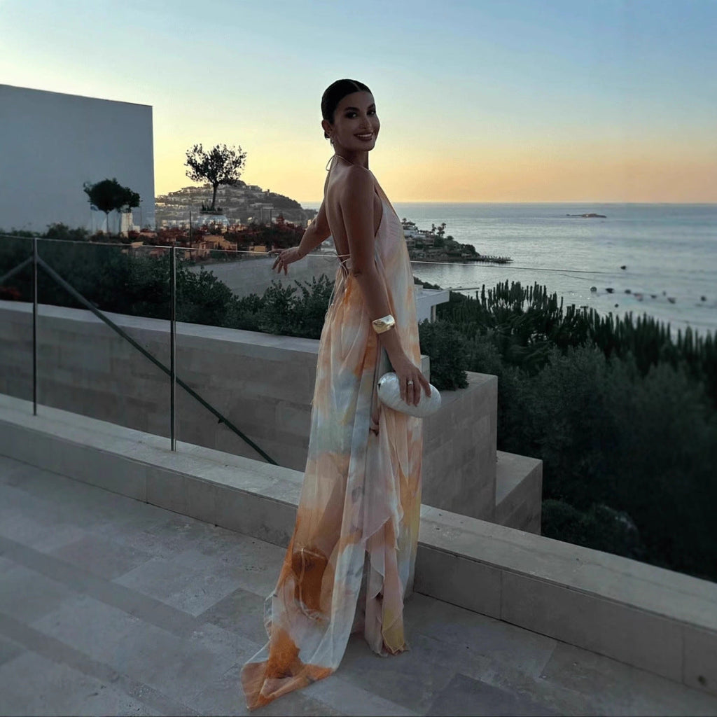 Abito maxi stampato da donna con collo halter e schiena scoperta