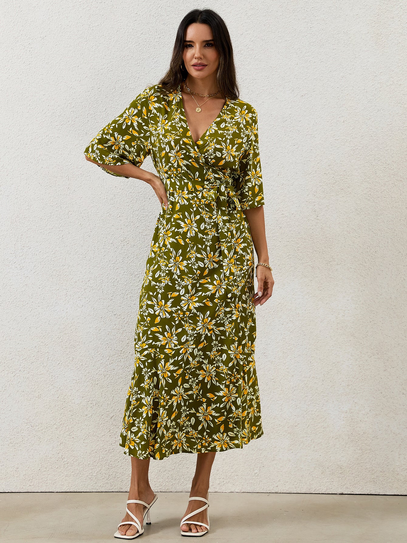 Abito donna aderente con mezze maniche e spalline - Elegante e valorizzante