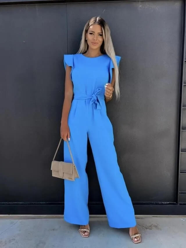Tuta comoda ed elegante da donna con maniche arricciate