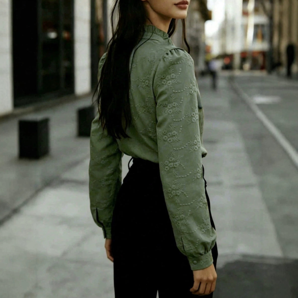 Women's jacquard blouse with a high neck - Flowing and refined
