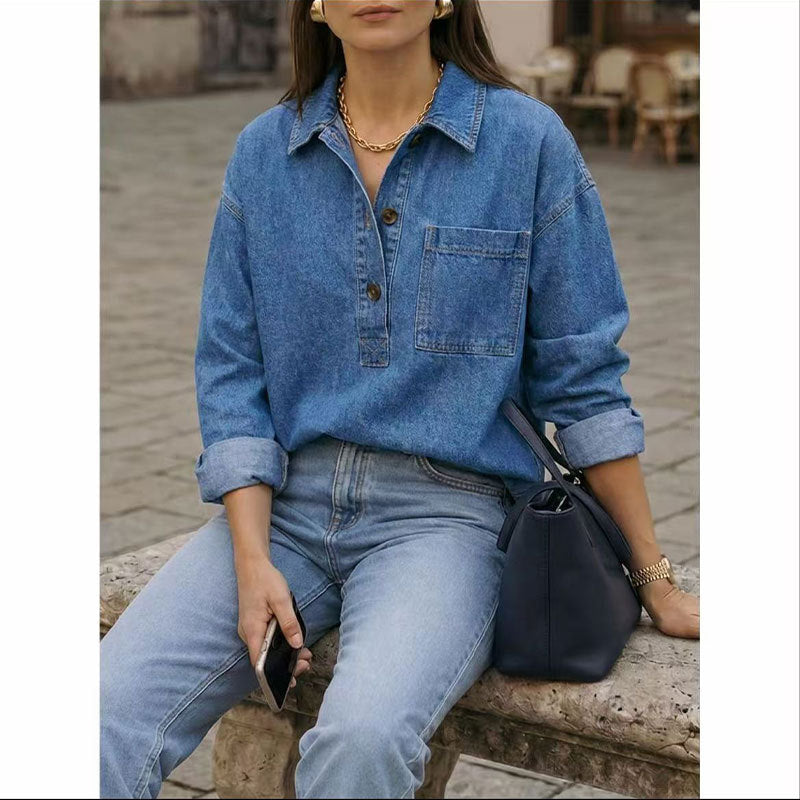 Chemise femme en denim bleu délavé - Vintage et décontractée
