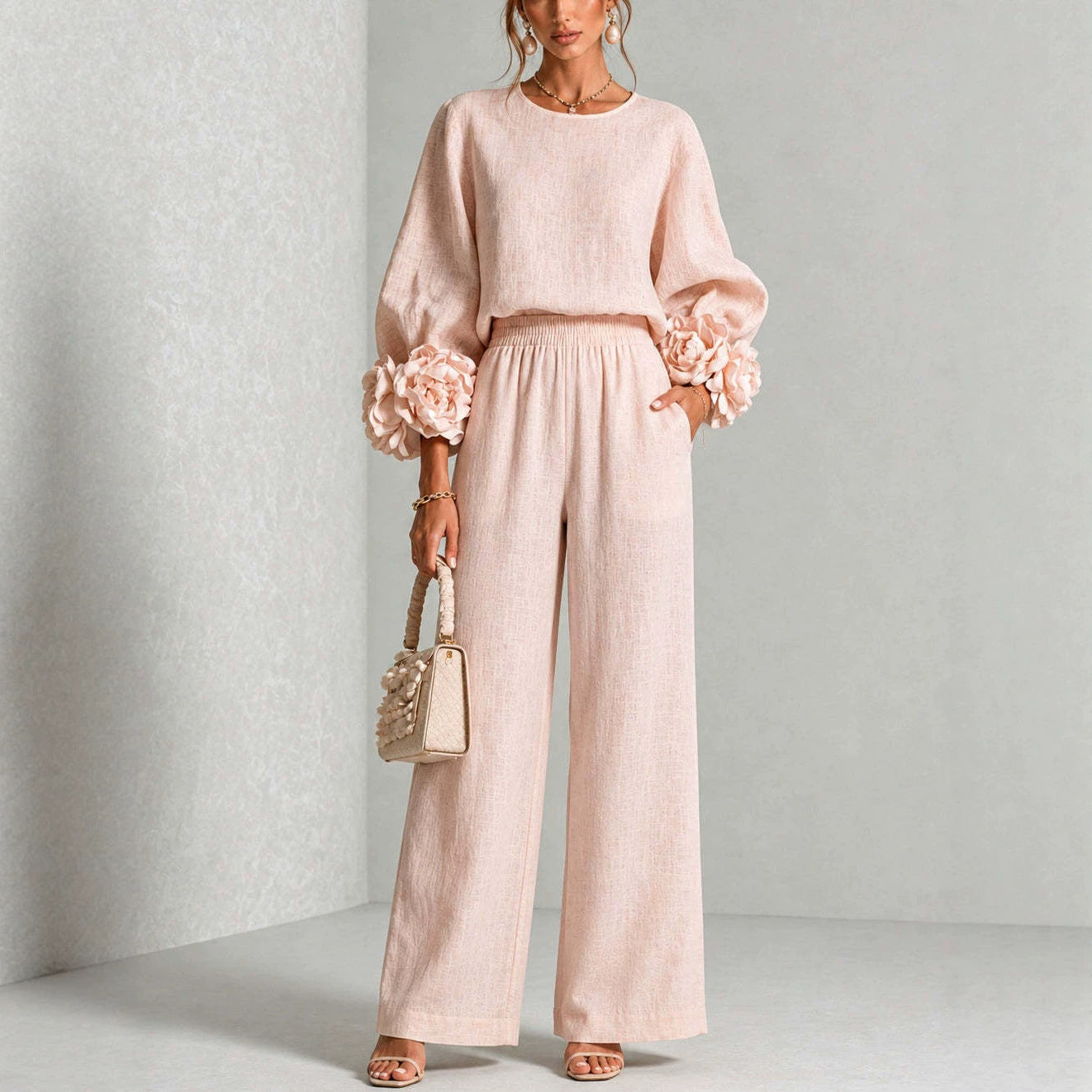 Ensemble femme avec top à poignets fleuris et pantalon ample – Élégant et décontracté