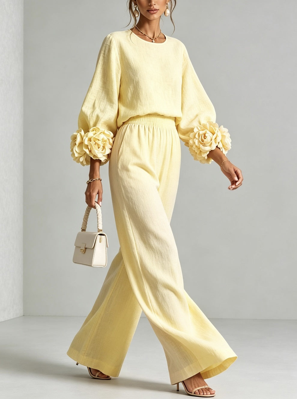 Ensemble femme avec top à poignets fleuris et pantalon ample – Élégant et décontracté