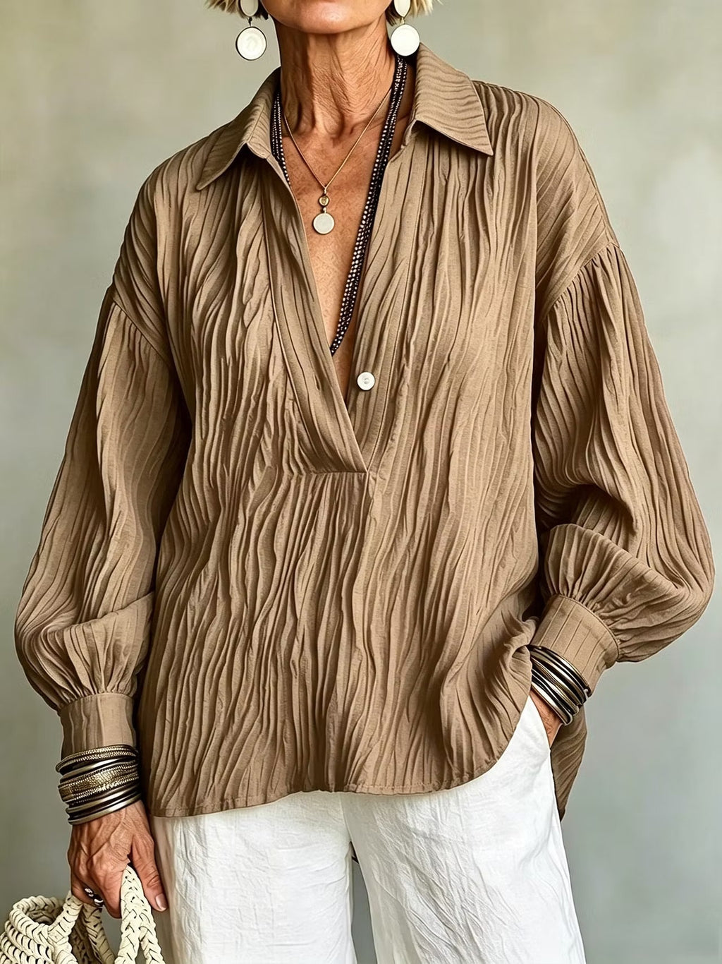 Chemise pour femme à col V et manches longues - Légère et élégante