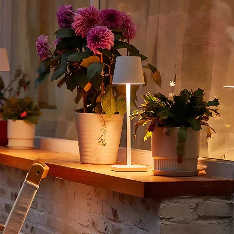 Nordiclight - Lampada da tavolo ricaricabile senza fili per un'illuminazione elegante