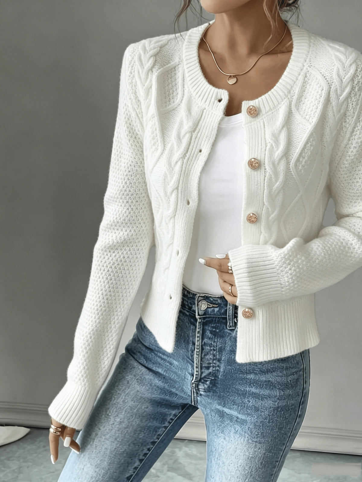 Cardigan donna a trecce con bottoni - Elegante e morbido