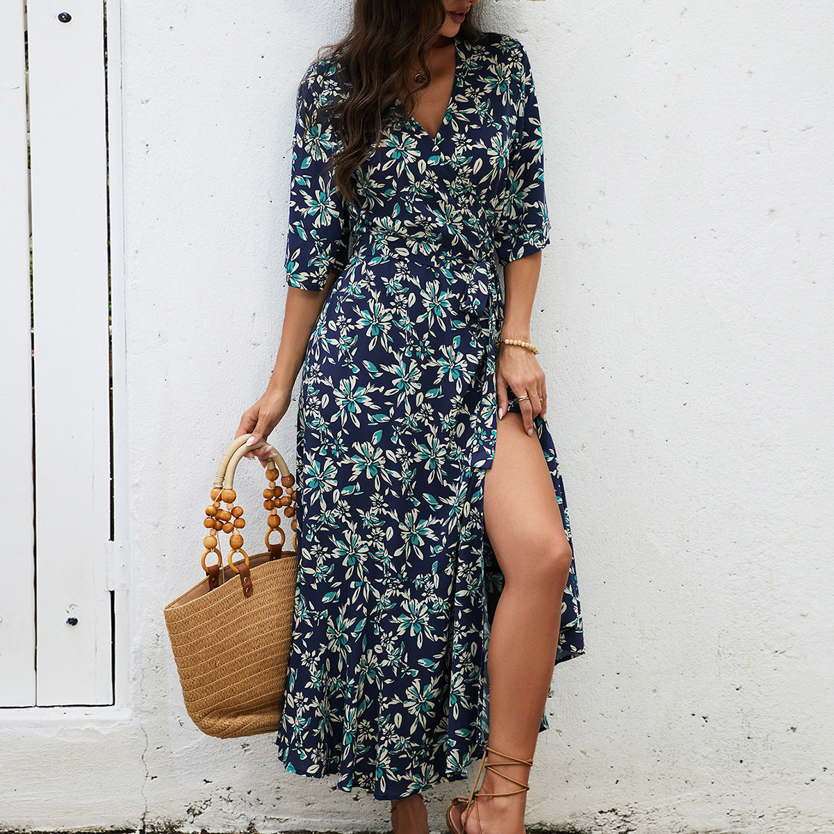 Abito donna aderente con mezze maniche e spalline - Elegante e valorizzante