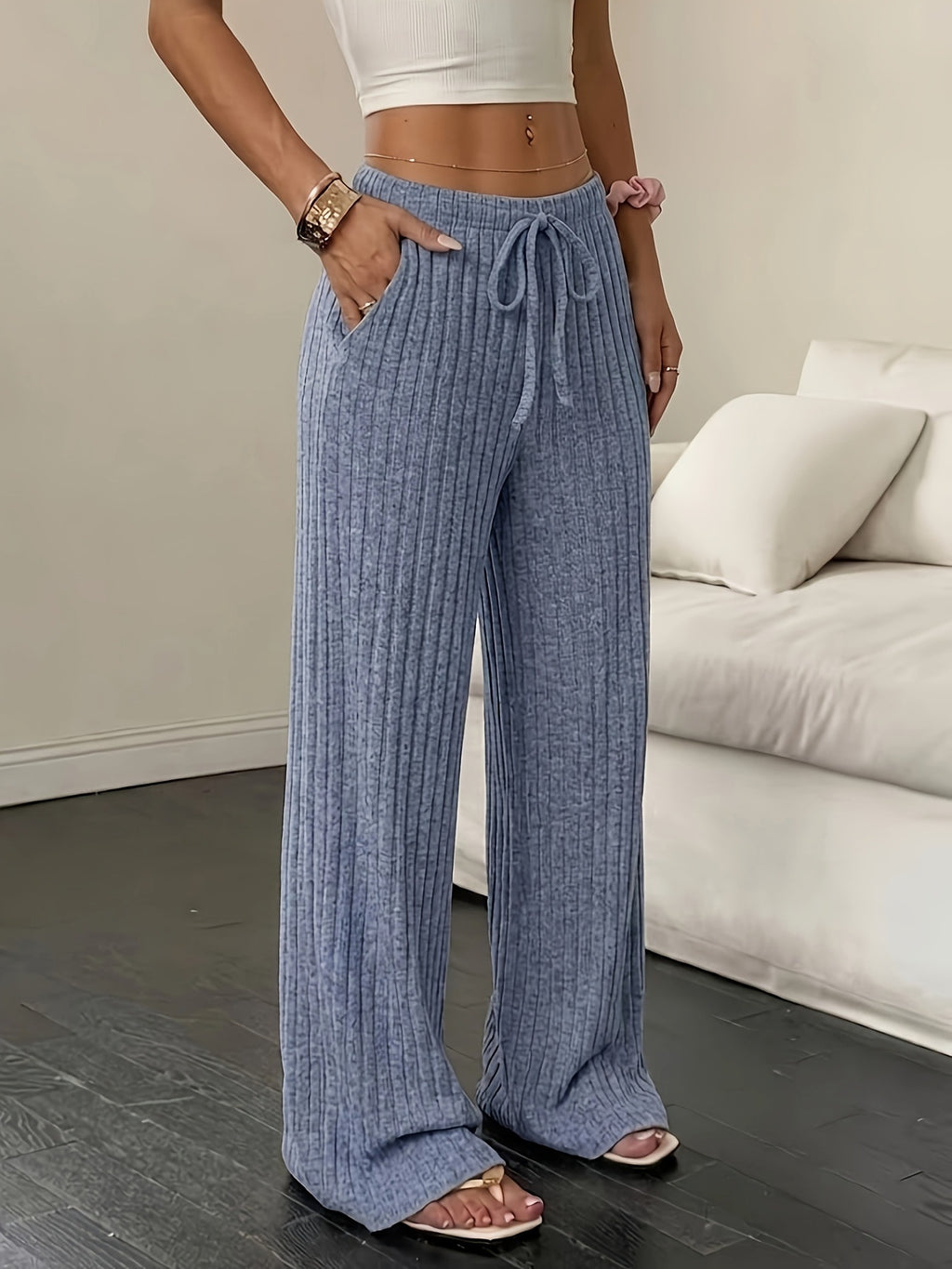 Pantalon femme en maille côtelée à jambes larges – Confortable et moderne