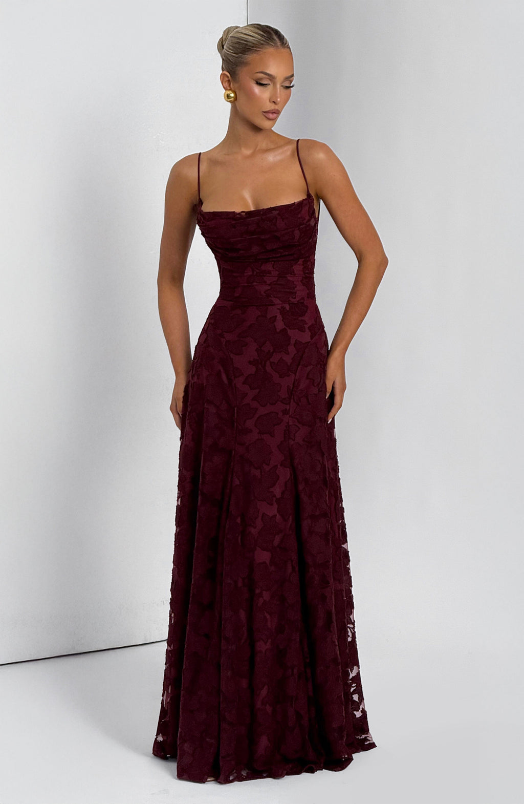 Abito maxi floreale da donna con scollo morbido e schiena con laccio - Fluido ed elegante
