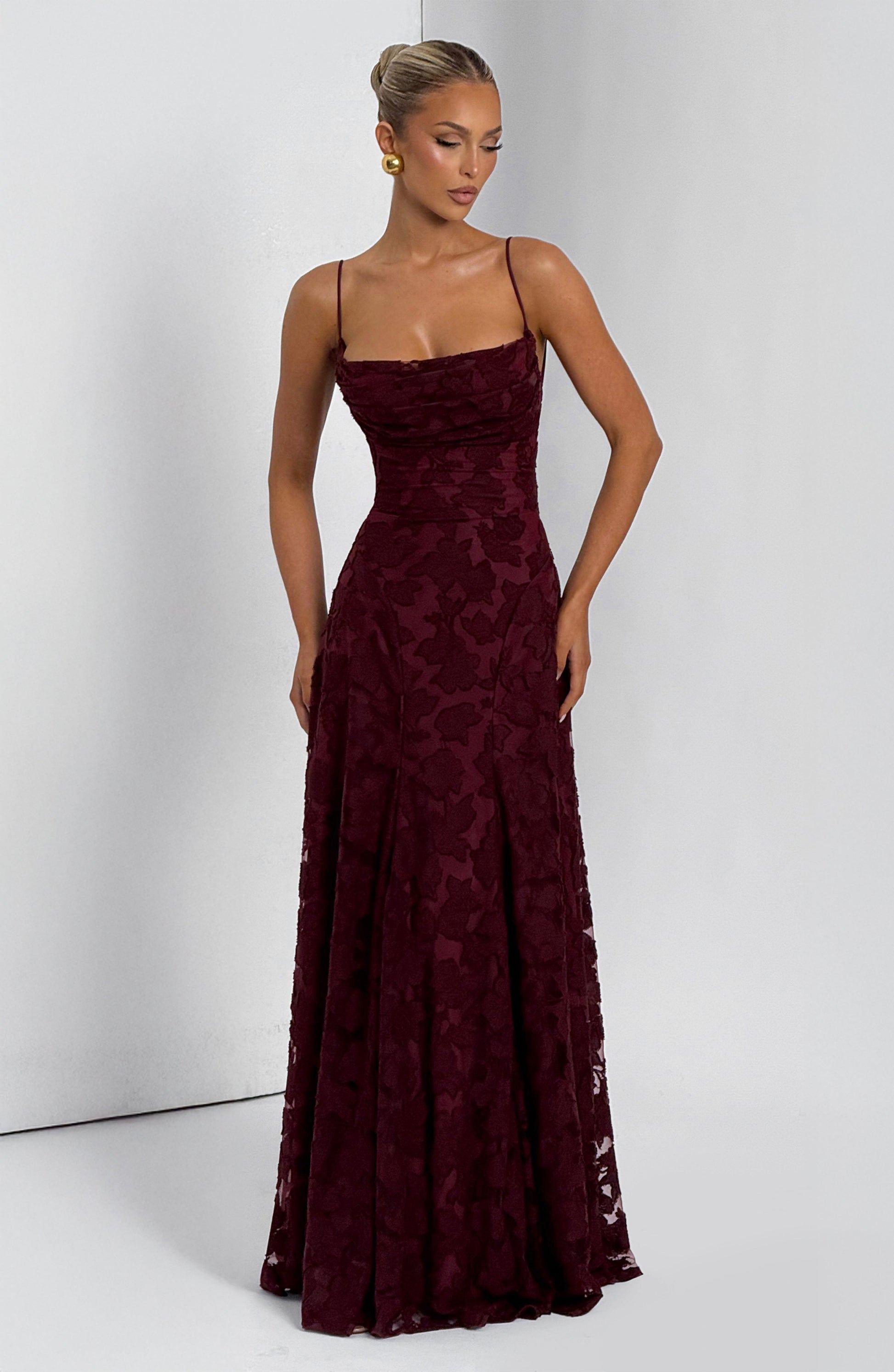Abito maxi floreale da donna con scollo morbido e schiena con laccio - Fluido ed elegante