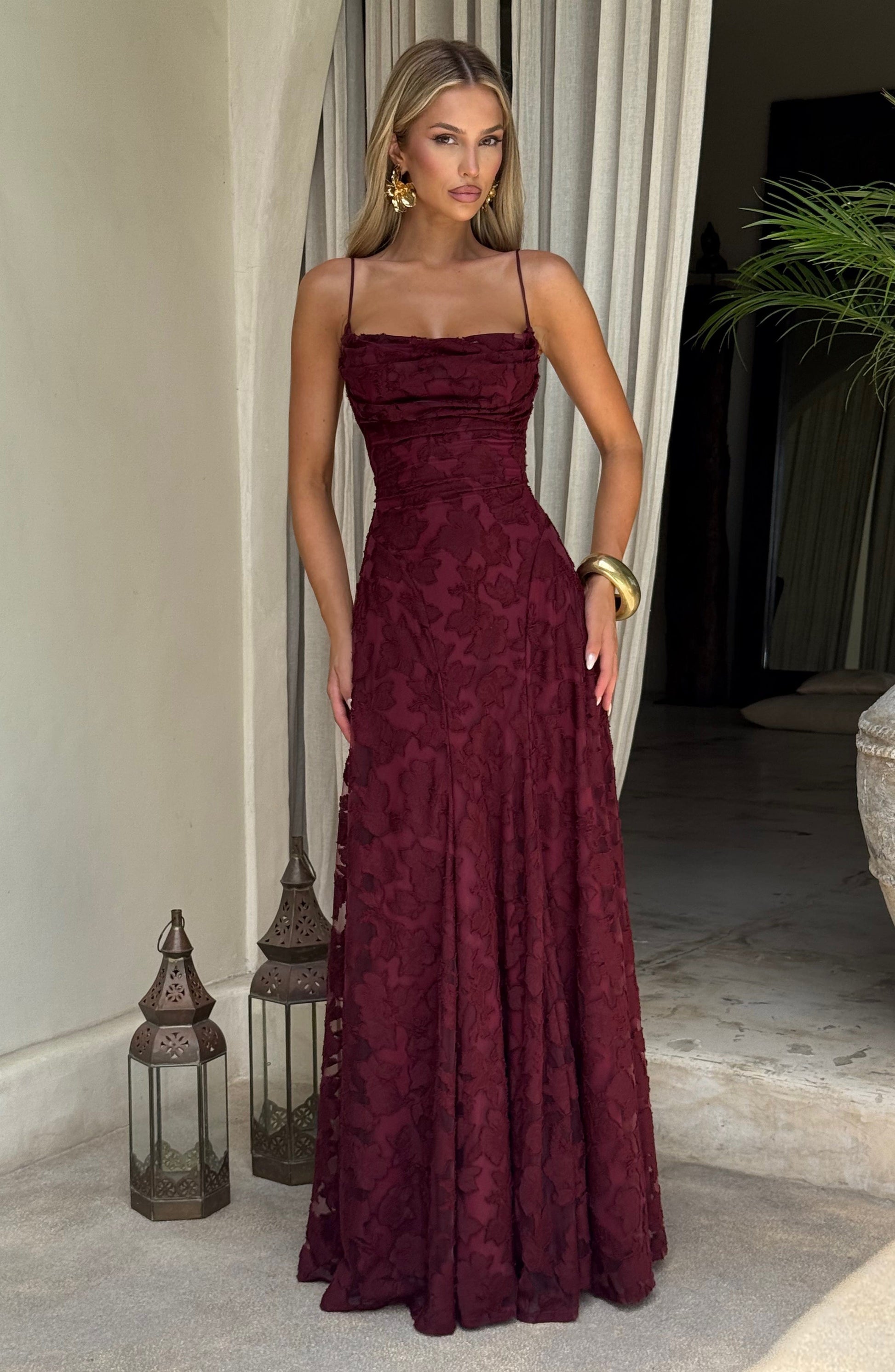 Abito maxi floreale da donna con scollo morbido e schiena con laccio - Fluido ed elegante
