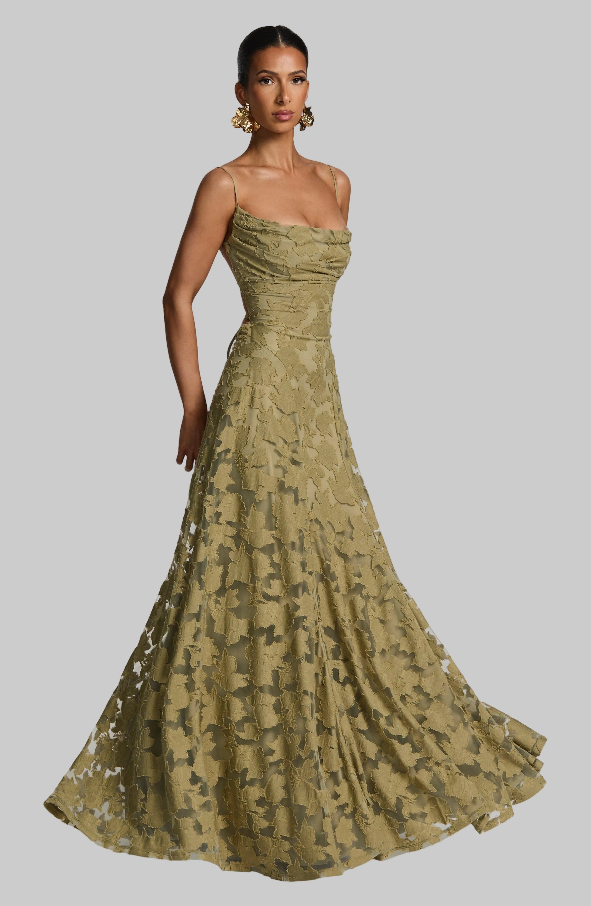 Abito maxi floreale da donna con scollo morbido e schiena con laccio - Fluido ed elegante
