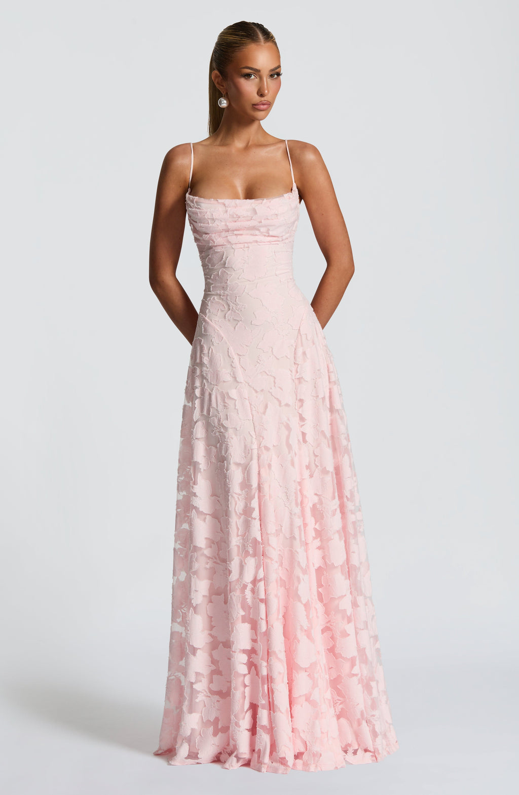 Abito maxi floreale da donna con scollo morbido e schiena con laccio - Fluido ed elegante