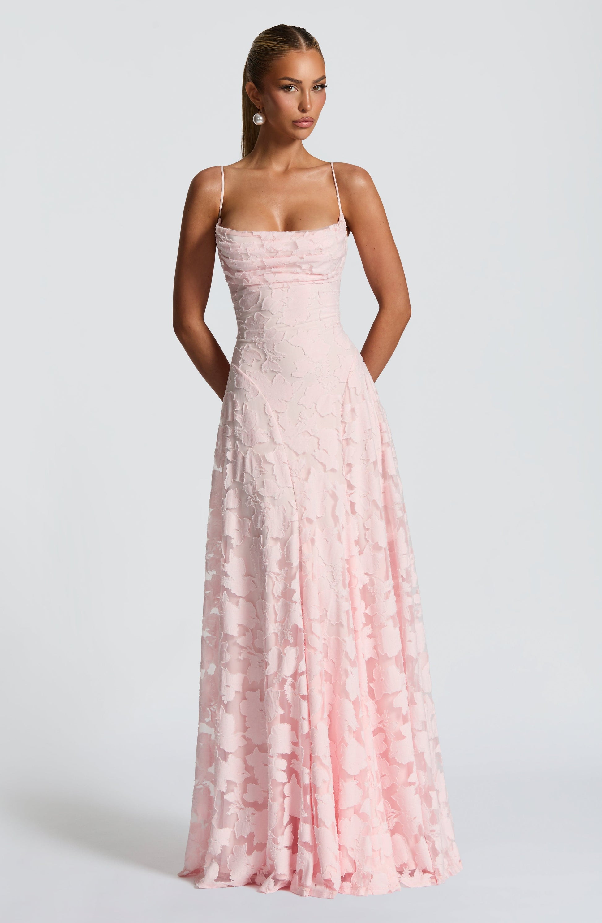 Abito maxi floreale da donna con scollo morbido e schiena con laccio - Fluido ed elegante
